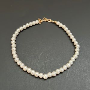 Classic vintage style choker necklace, brand new.